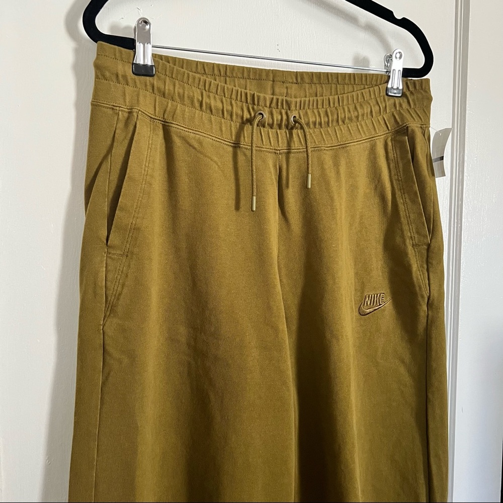 Nike Sportswear Women's Statement Jersey Culotte